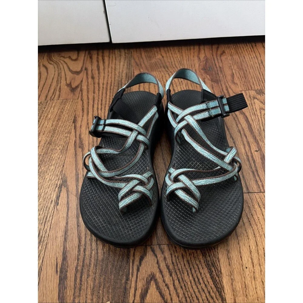 Chaco Sport Hiking Blue/Brown Sandals Strappy Toe Loop Shoe VIBRAM Sole Womens 8